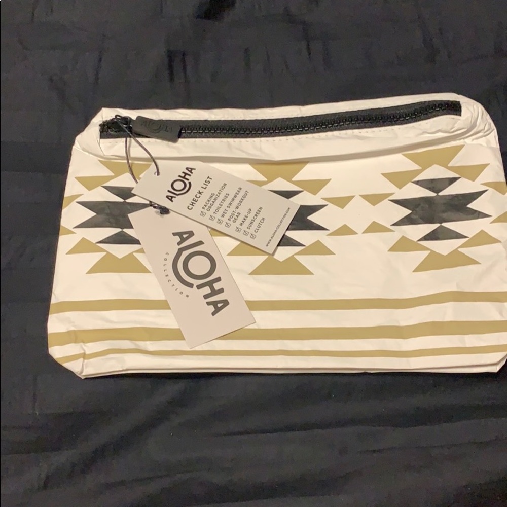 Aloha collection clutch